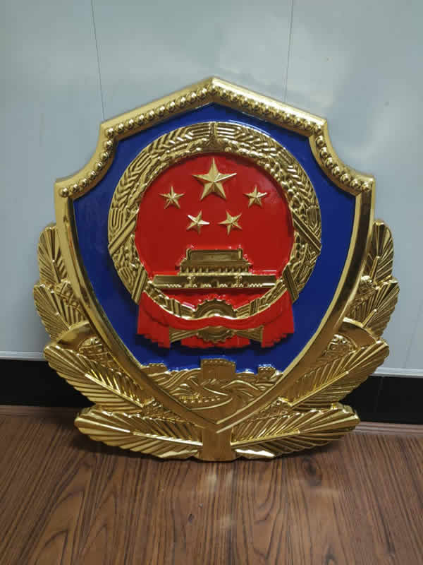 警徽定做的尺寸选择有何考虑